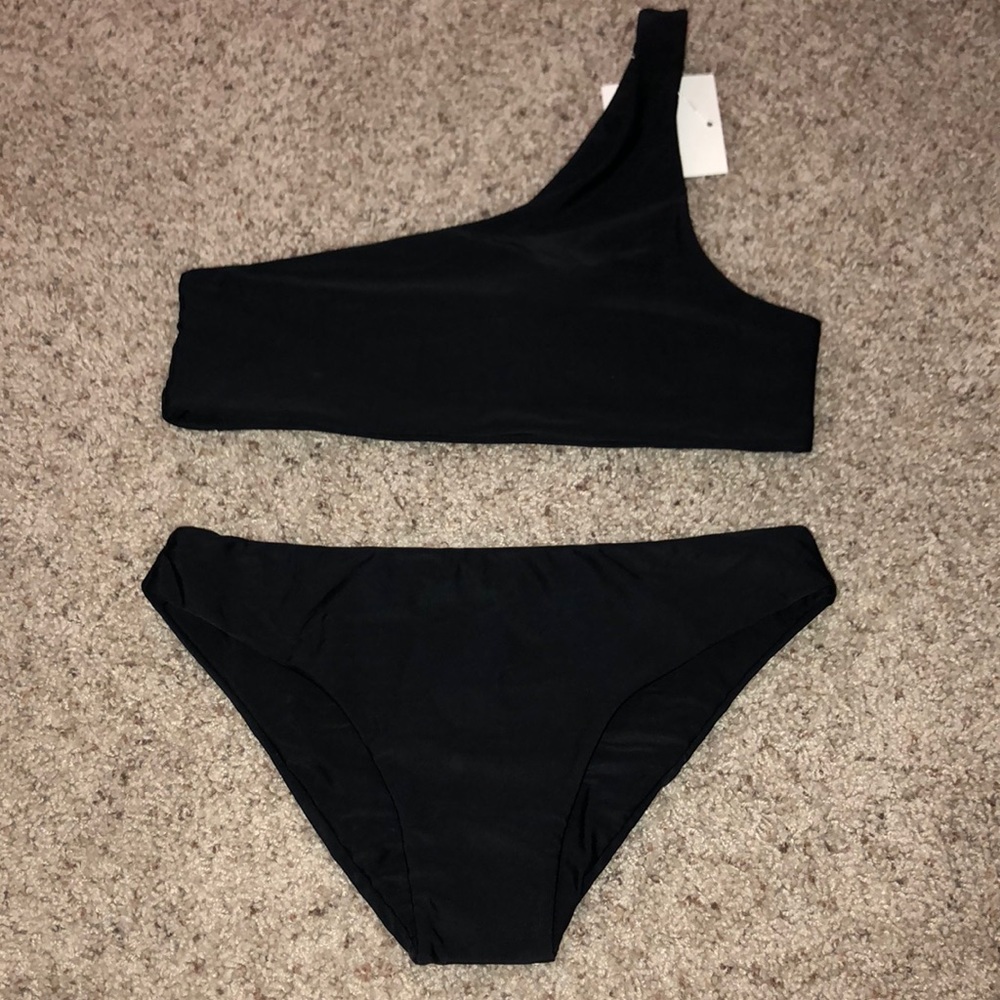 One shoulder bikini